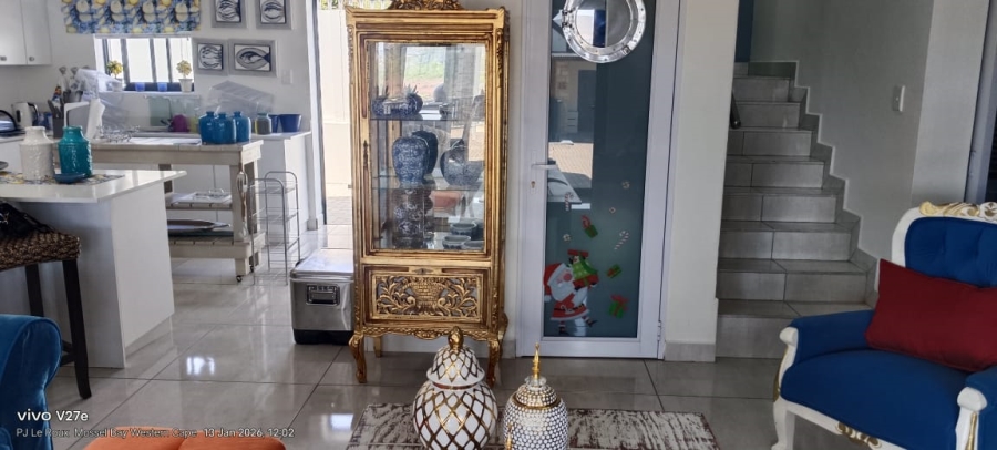 To Let 4 Bedroom Property for Rent in Hartenbos Central Western Cape